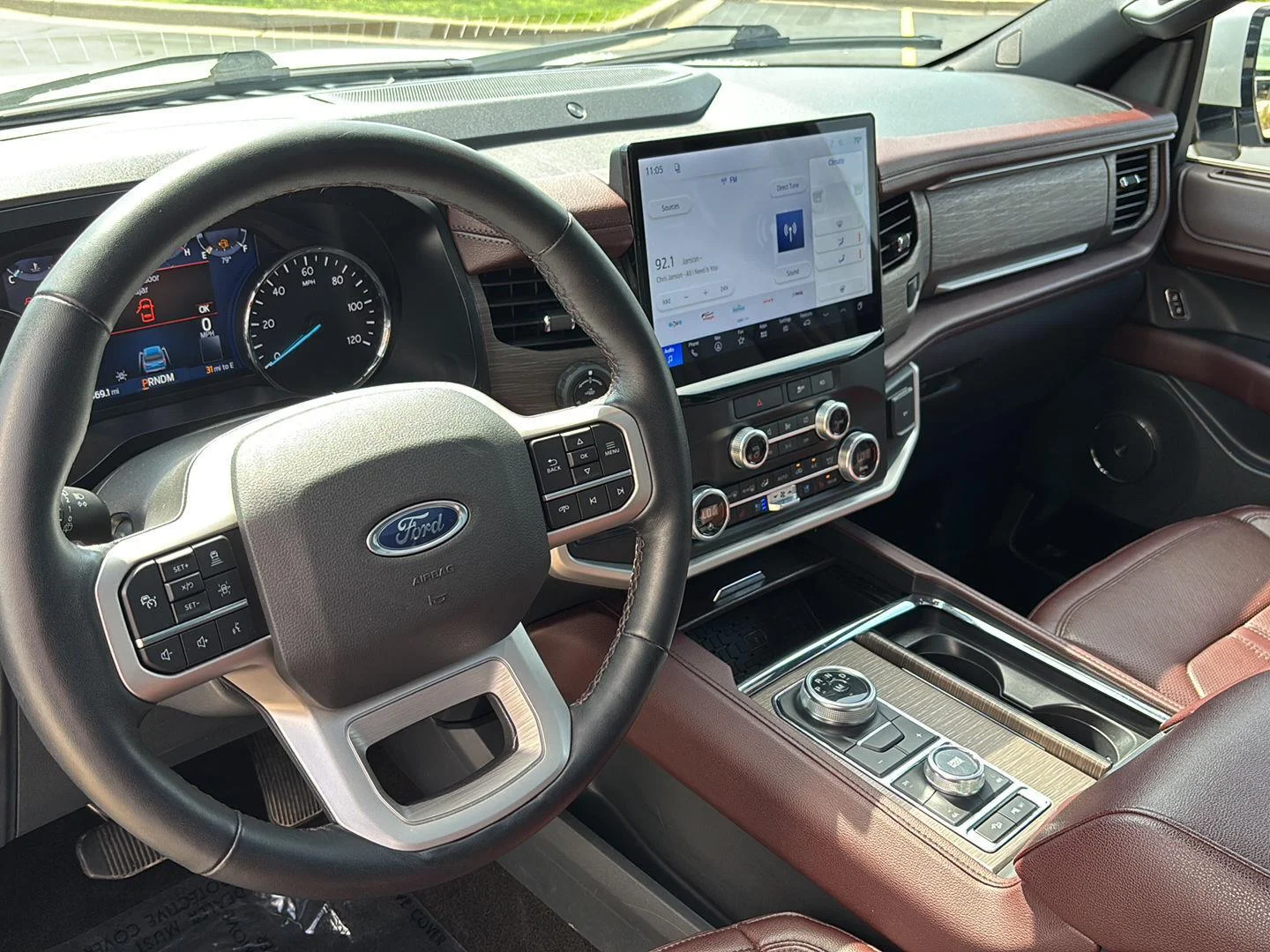 Used 2023 Star White Ford Limited image 13