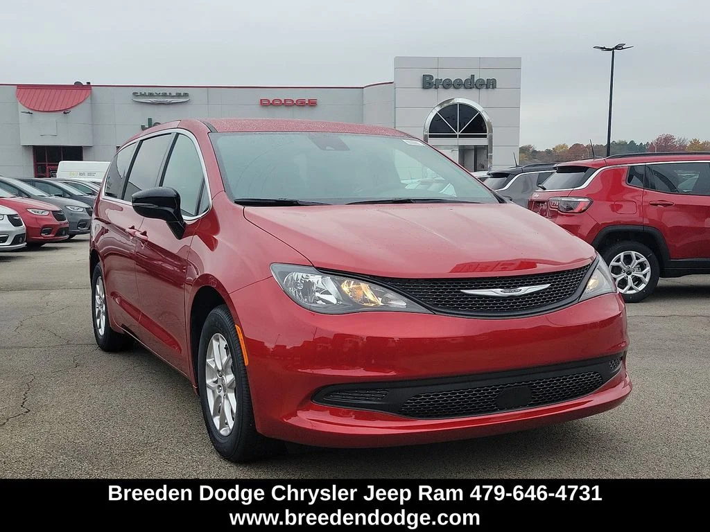2025 Chrysler Voyager LX's photo