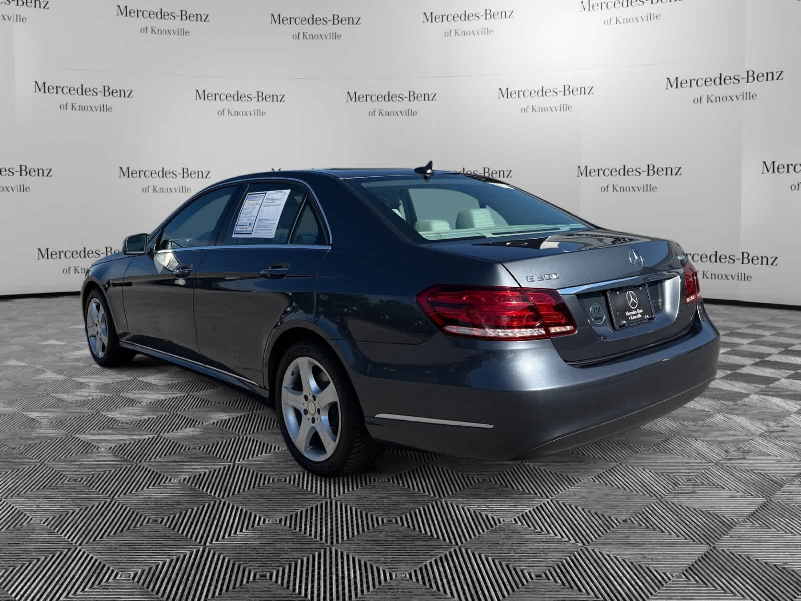 Used 2016 Steel Grey Metallic Mercedes-Benz E 350 Luxury image 3