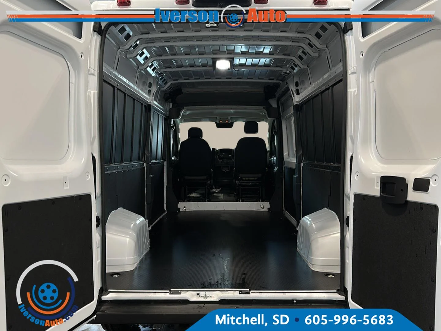 New 2027 Bright White Clearcoat RAM Tradesman image 23