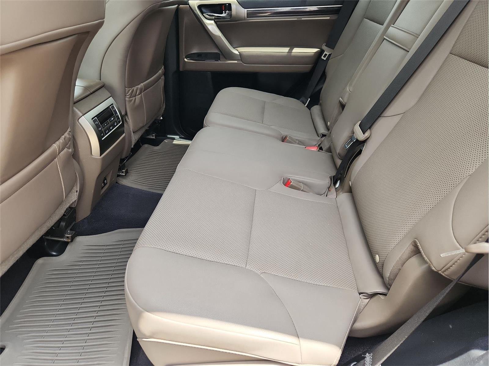 Used 2021 Silver Lexus GX 460 Premium image 25