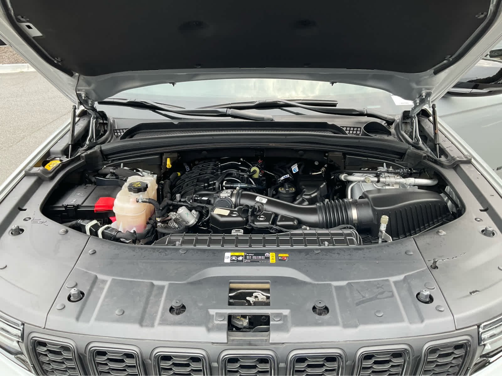 Certified Used 2023 Silver Zynith Jeep Altitude image 28