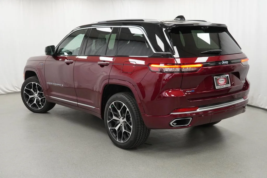 Used 2022 Red Jeep Summit Reserve 4xe image 14