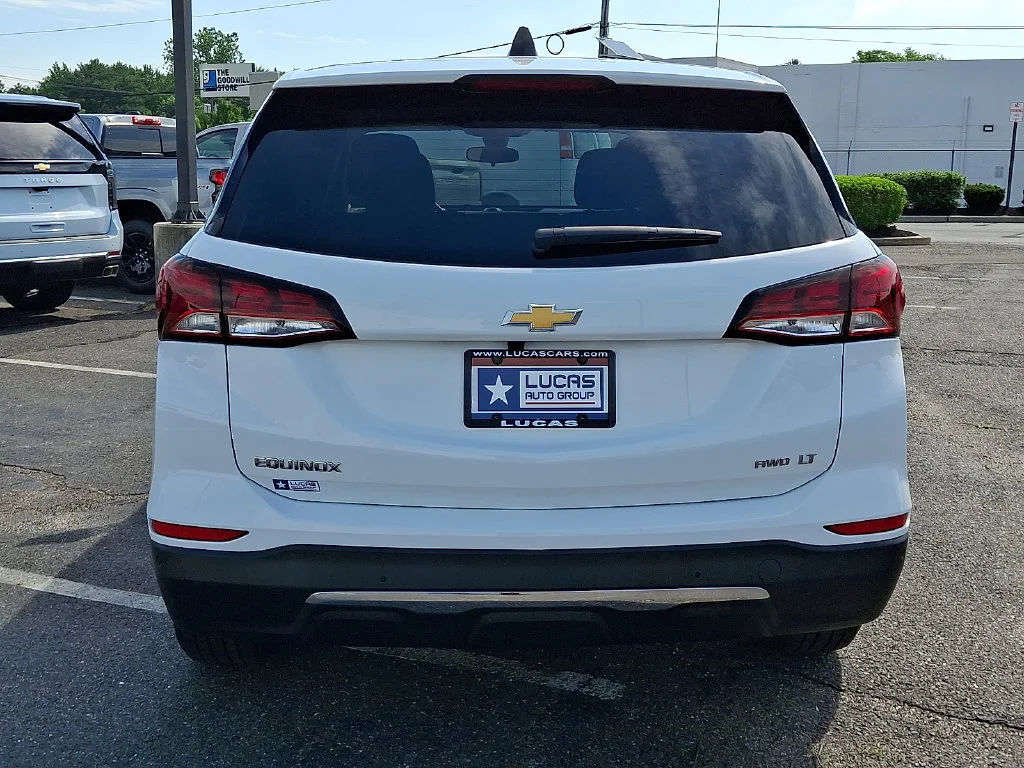 Used 2023 Summit White Chevrolet LT image 10