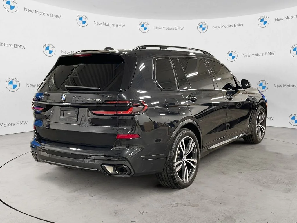 Used 2025 Black Sapphire Metallic BMW xDrive40i image 5