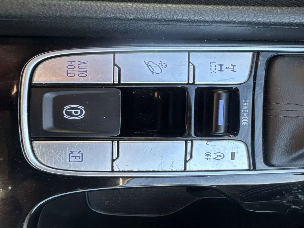 Used 2025 Blue Hyundai SEL image 43