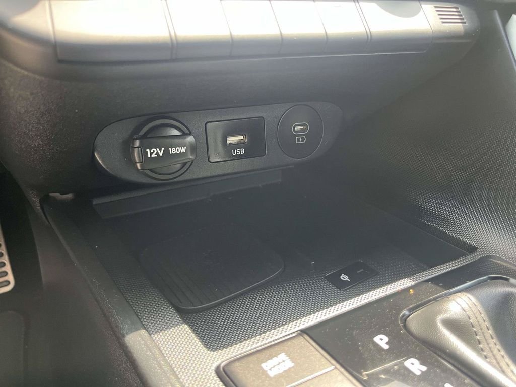 Used 2025 Gray Hyundai SEL Sport image 23