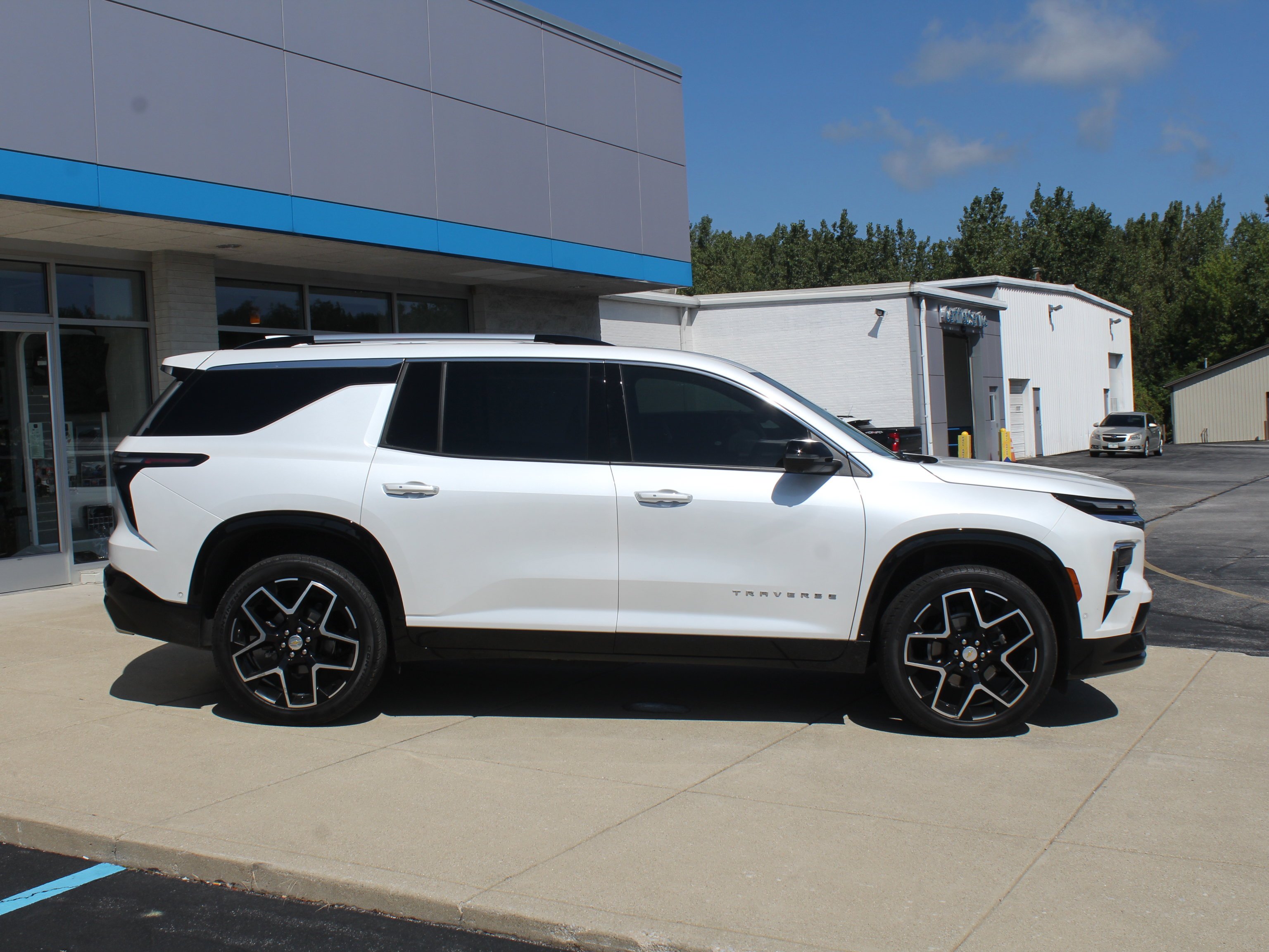 2025 Chevrolet Traverse High Country - Photo 6