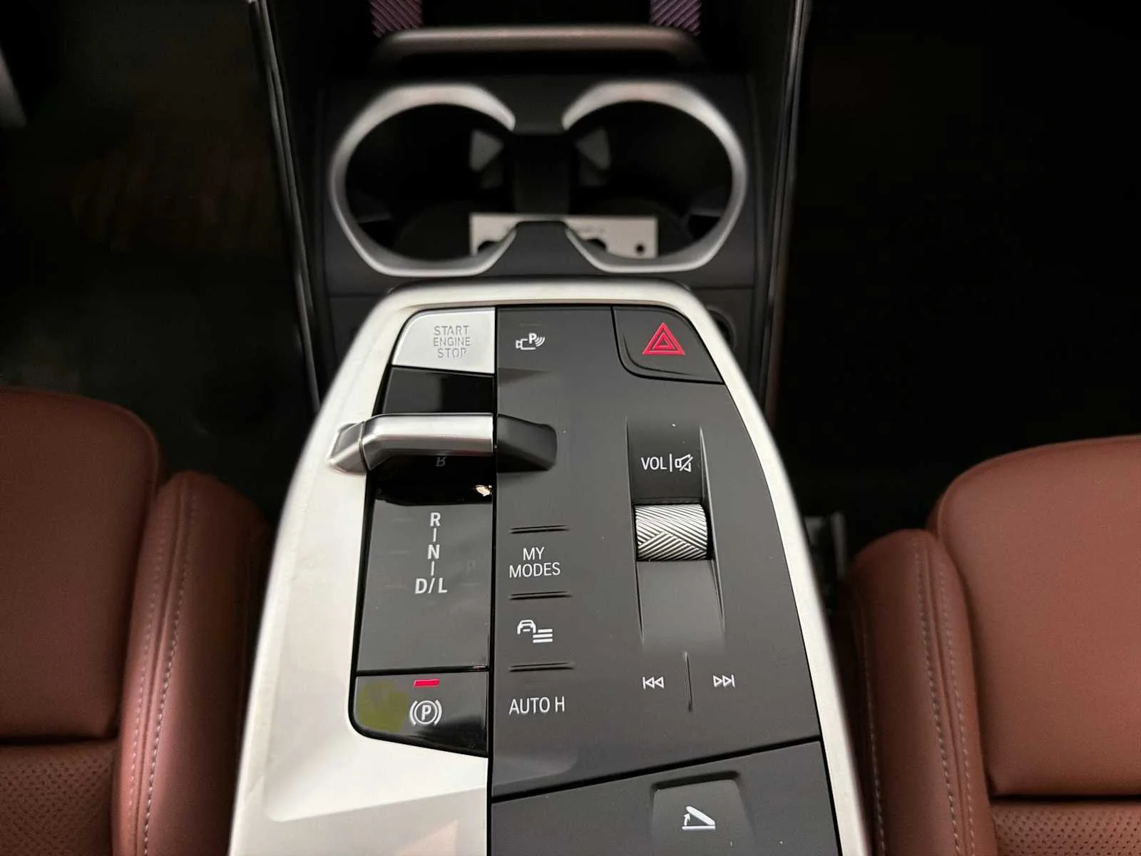 New 2026 Space Silver Metallic BMW xDrive28i image 17