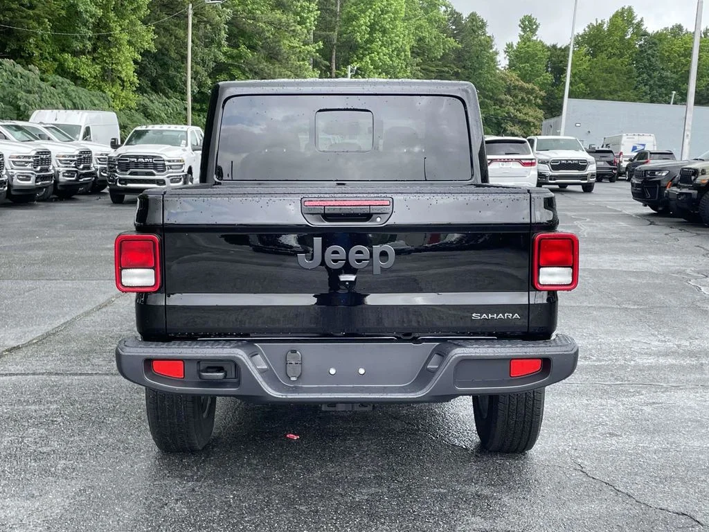 New 2026 Black Clear-Coat Exterior Paint Jeep Sahara image 7
