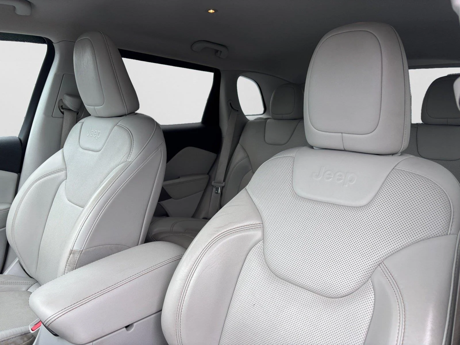 Used 2019 Sting-Gray Clearcoat Jeep Limited image 34