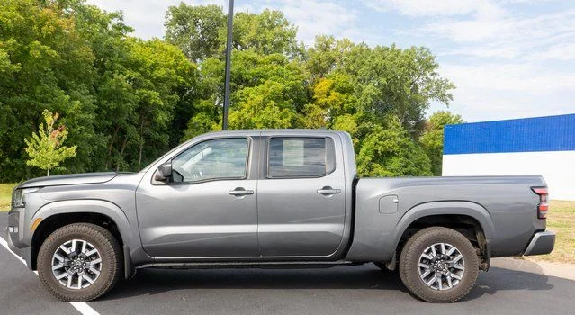 Used 2023 Gray Nissan SV image 9
