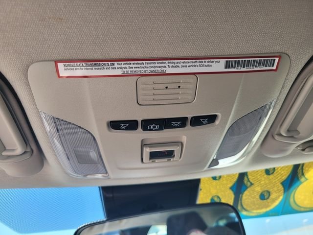 Used 2022 White Toyota LE image 22