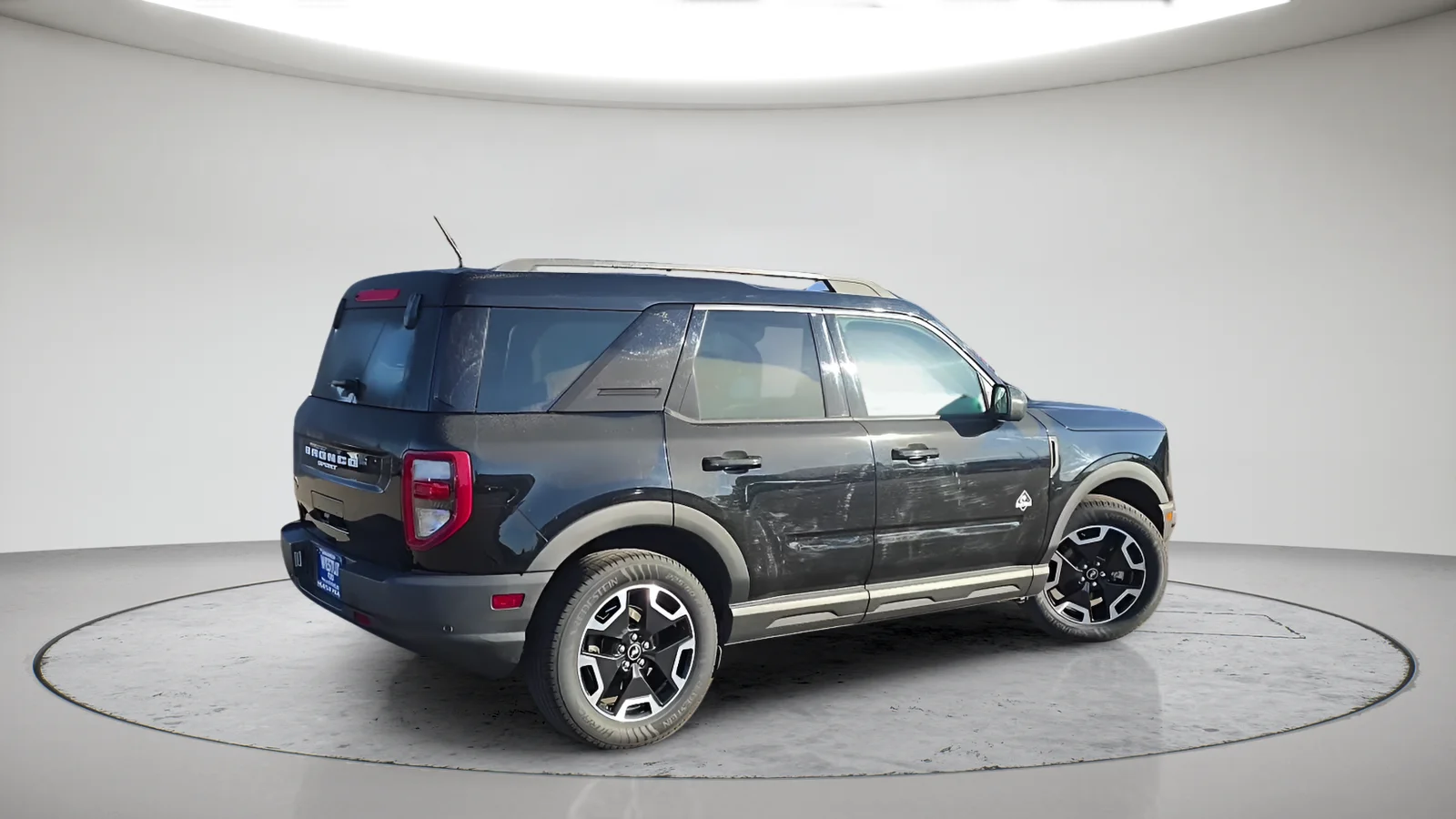 Used 2021 Black Ford Outer Banks image 6