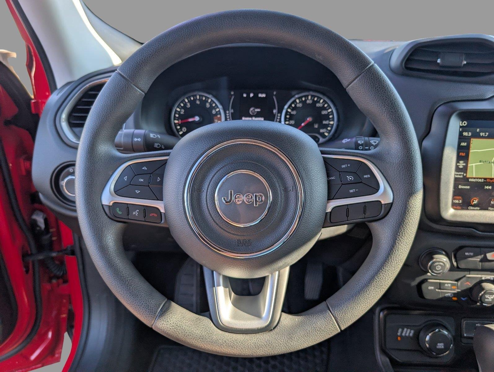 Used 2023 Colorado Red Clearcoat Jeep Latitude image 28