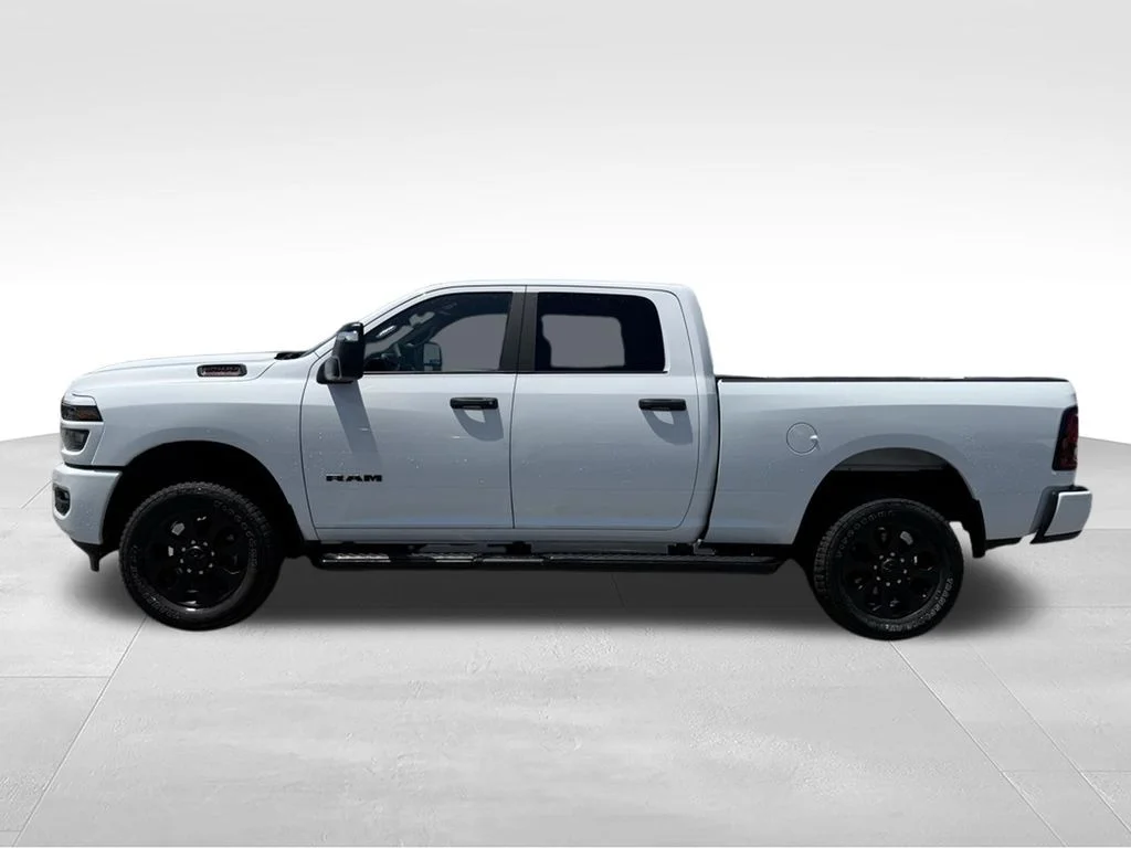 Used 2025 White Ram Big Horn image 3