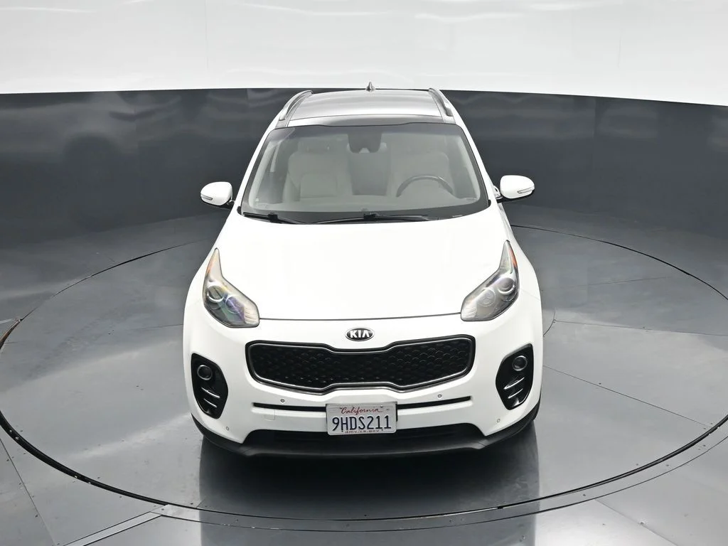 Used 2018 White Kia EX image 38