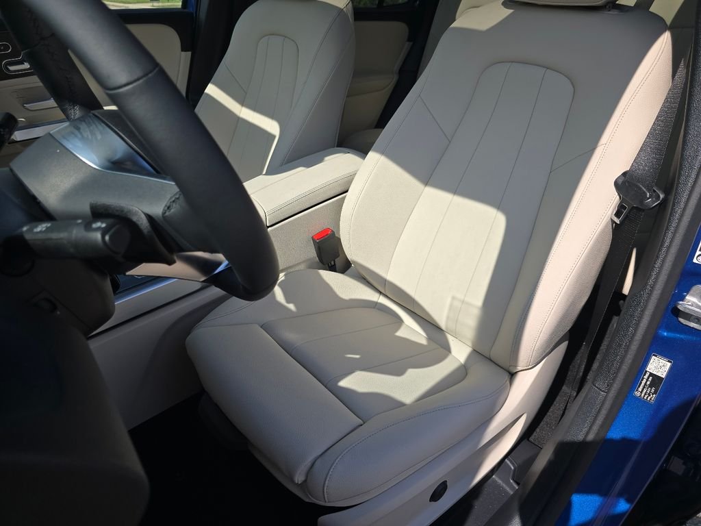 New 2026 Starling Blue Metallic Mercedes-Benz GLB 250 image 24