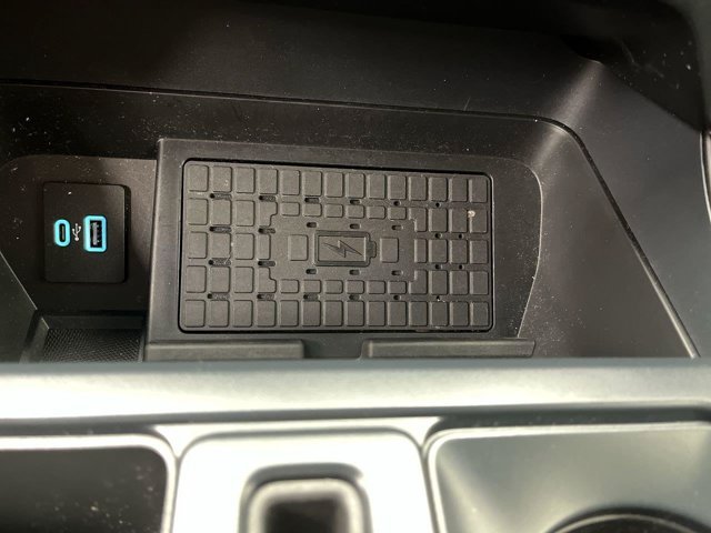 Used 2024 Avalanche Gray Ford XLT image 30