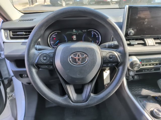 Used 2025 White Toyota LE image 15