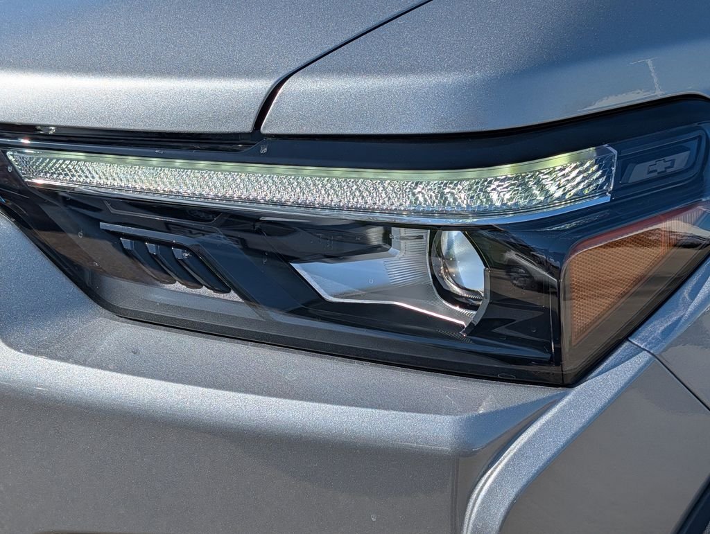Used 2025 Gray Chevrolet ZR2 image 16