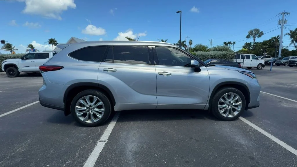 Used 2020 Silver Toyota Limited image 9