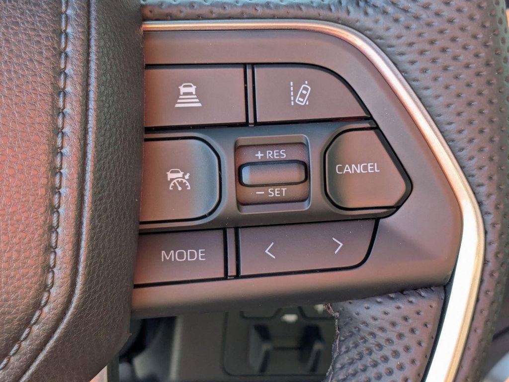 2025 Toyota Tundra Platinum - Photo 19