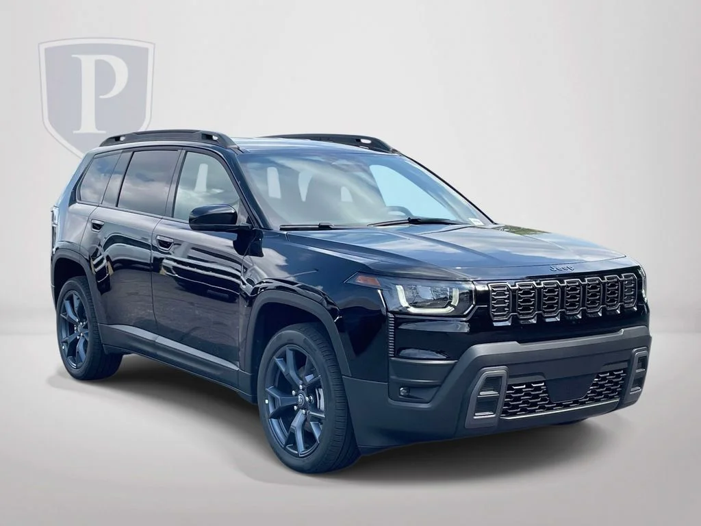 New 2026 Diamond Black Crystal Pearlcoat Jeep Laredo image 2