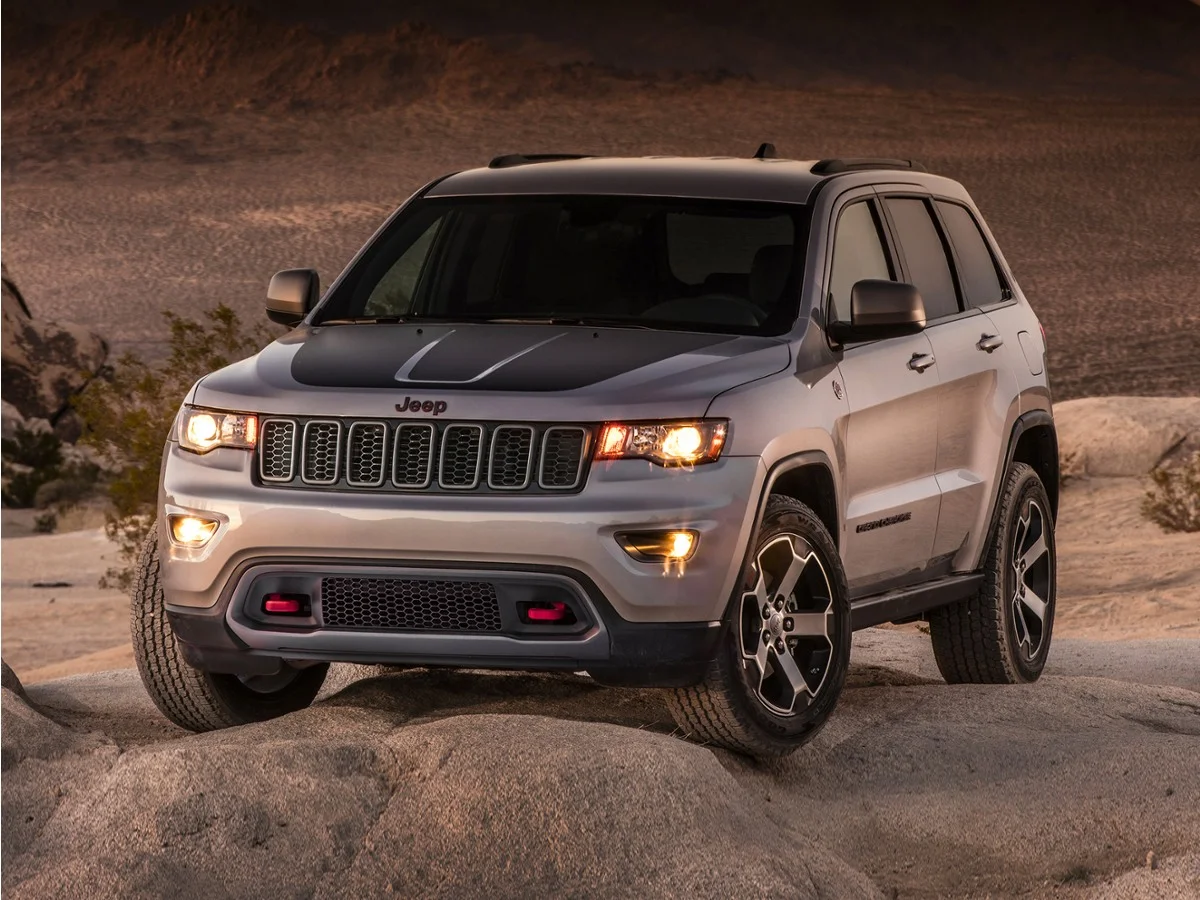 Used 2020 Green Jeep Trailhawk image 1