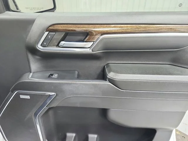 Used 2024 Summit White GMC Elevation image 45