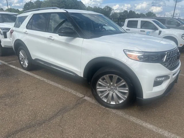 2022 Ford Explorer Limited RWD's photo