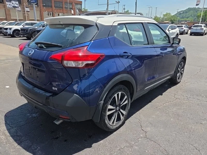 Used 2018 Blue Nissan SR image 7