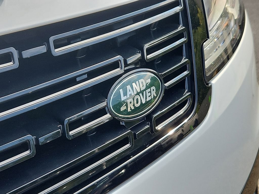 New 2026 Fuji White Land Rover SE image 11