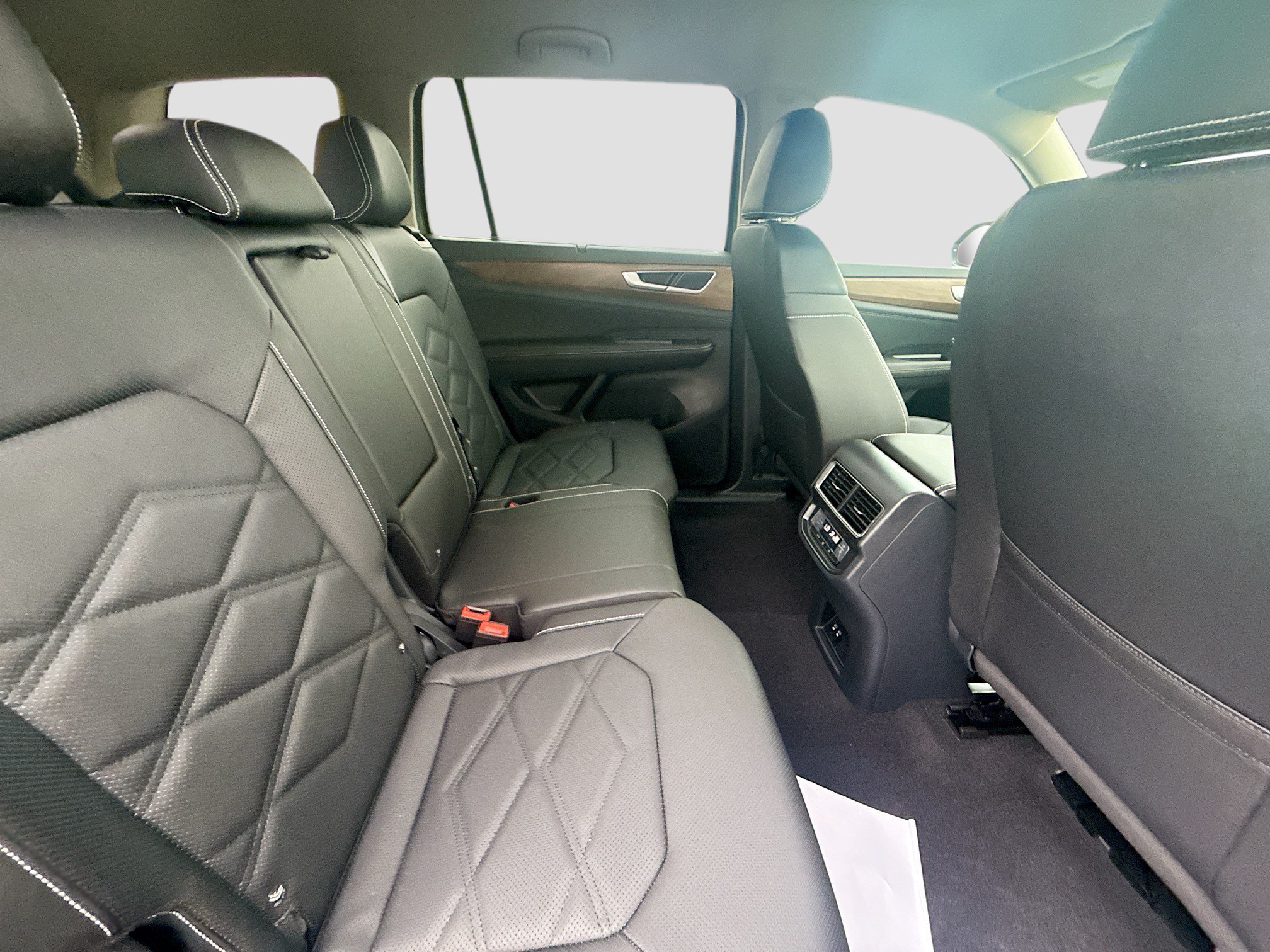 New 2026 Green Volkswagen 2.0T SE w/Technology image 22