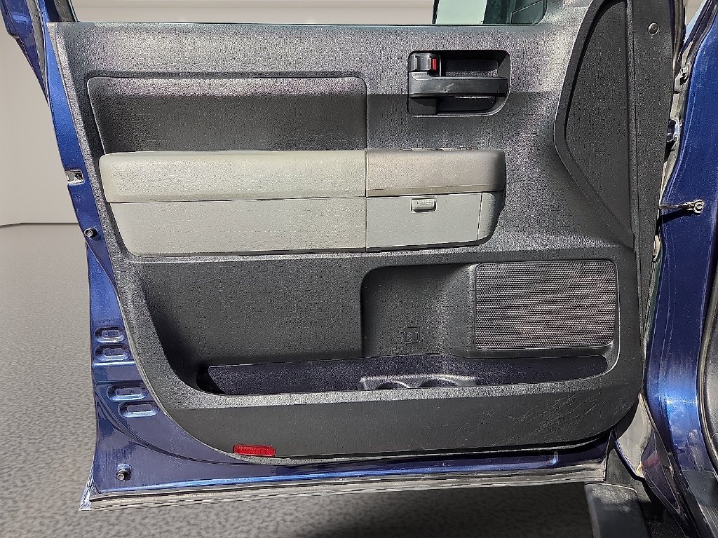 Used 2012 Blue Toyota Grade image 25