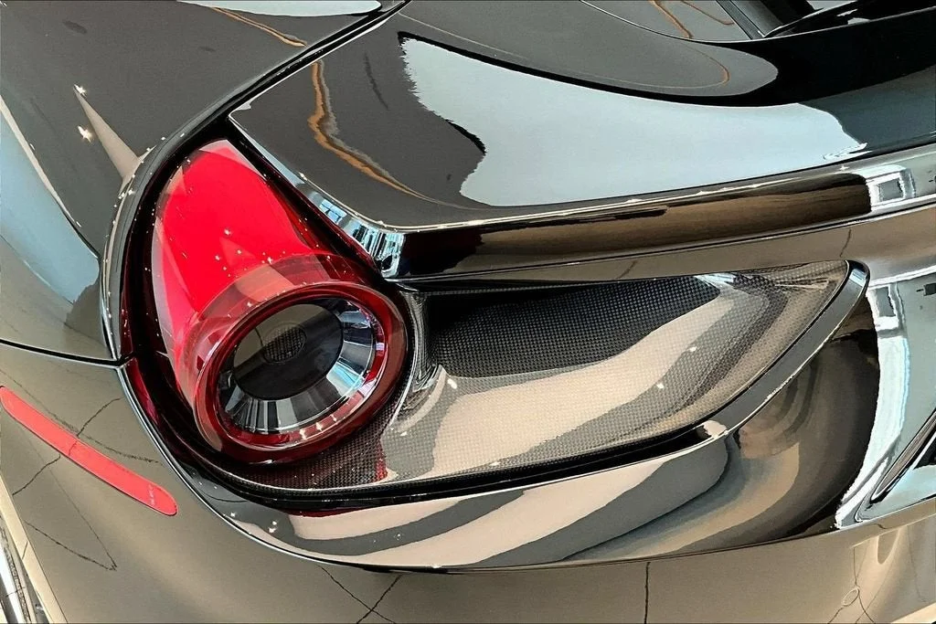 Used 2017 Nero Ferrari  image 19