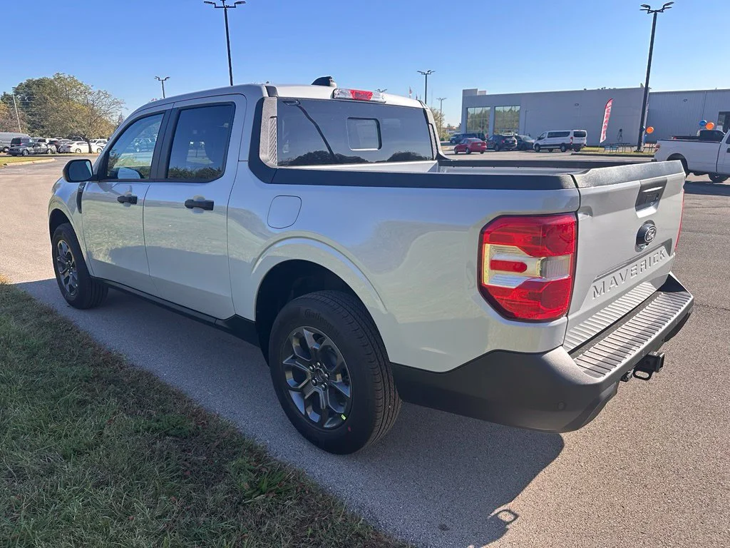 New 2026 Space White Metallic Ford XLT image 11