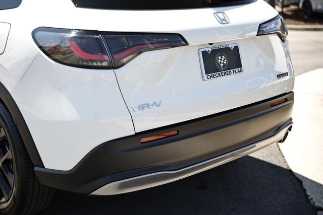 Used 2025 White Honda Sport image 7