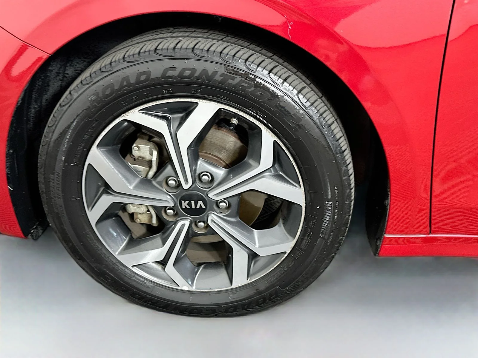Used 2021 Currant Red Kia LXS image 28