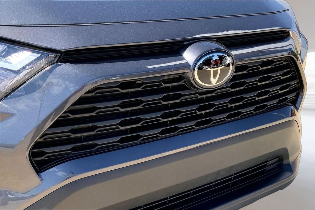 Used 2025 Magnetic Gray Metallic Toyota XLE image 27