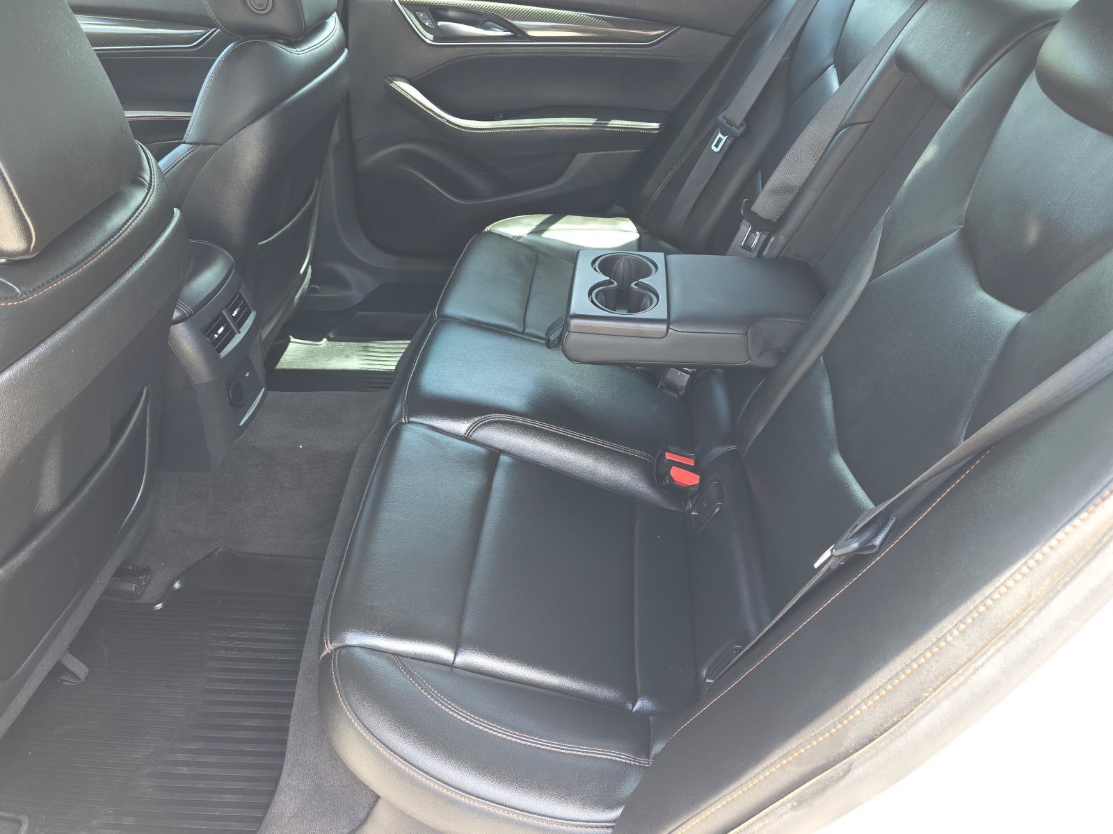 Used 2021 SUMMIT WHITE Cadillac Sport image 24