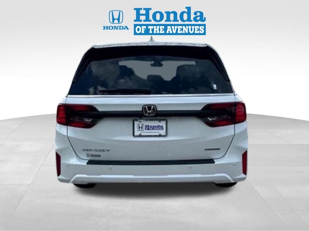 New 2026 Platinum White Pearl Honda Touring image 6