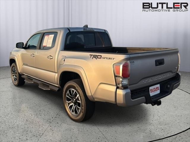 Certified Used 2021 SILVER SKY METALLIC Toyota  image 4
