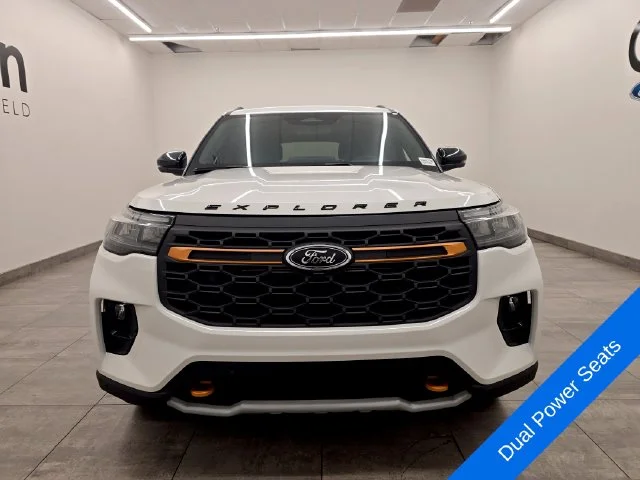 New 2026 Star White Metallic Tri-Coat Ford Tremor® image 8