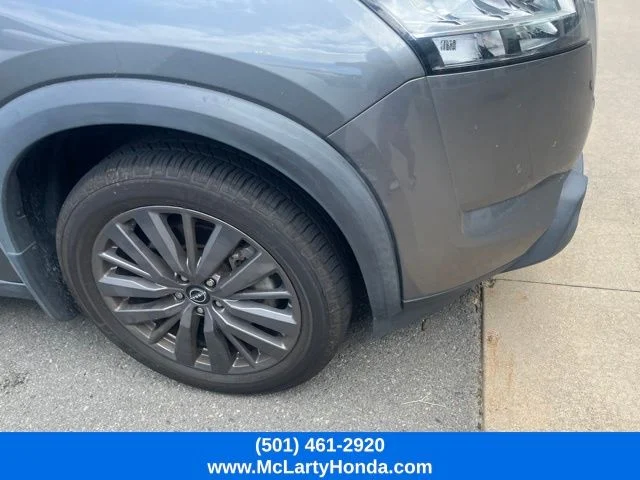 Used 2023 Gun Metallic Nissan SL image 3