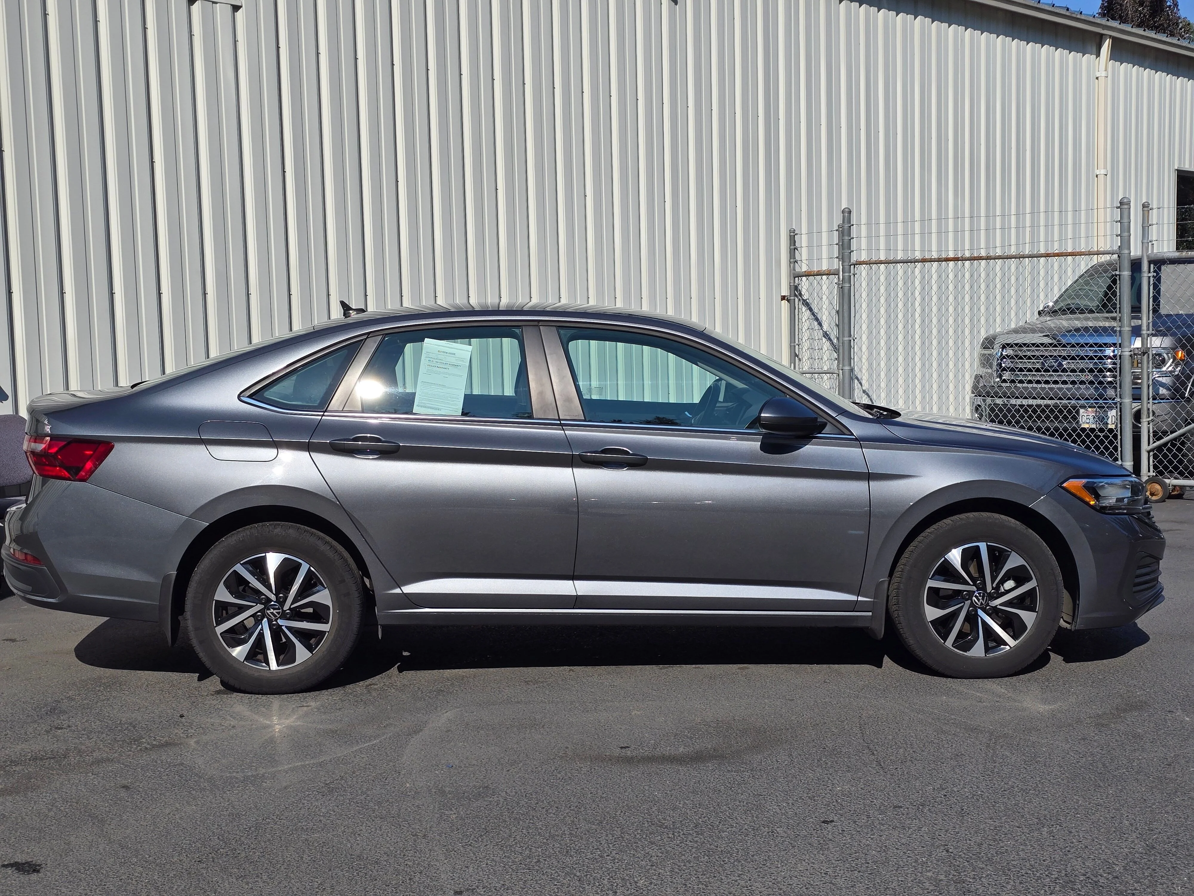 3VW5M7BU7RM096882