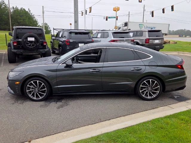 Used 2022 Gray Hyundai Limited image 4