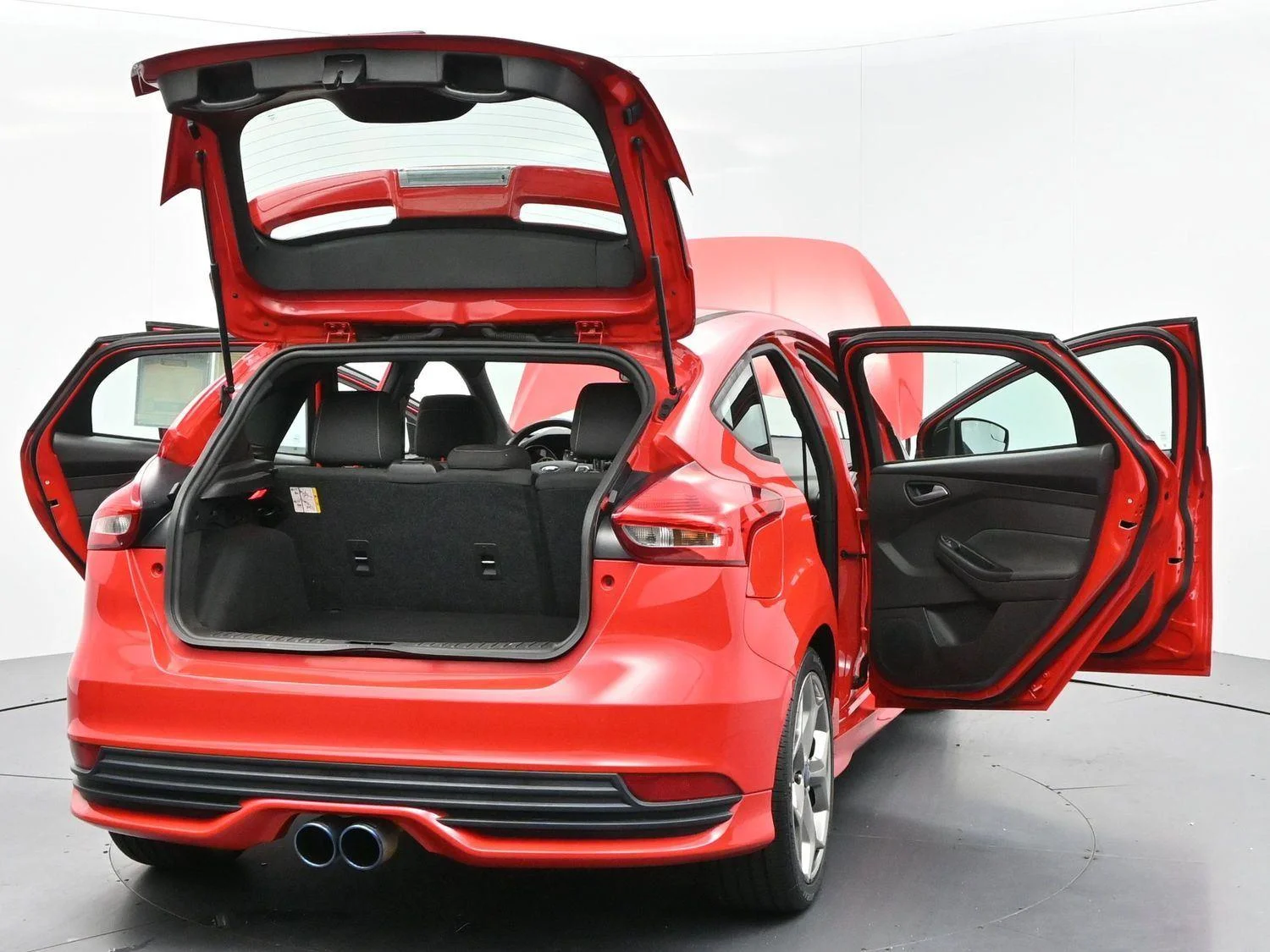 Used 2016 Race Red Ford ST image 38