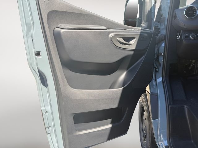 New 2026  Mercedes-Benz Cargo 170 WB image 10