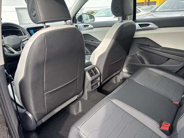 New 2026 Black Volkswagen 1.5T SE image 10
